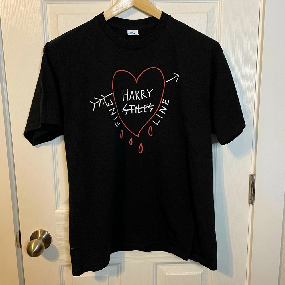 Tee Styled black Harry Styles ‘Fine Line’ bleeding heart band tee unisex sz L